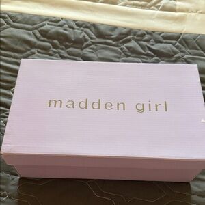 Brand new cute Valentine madden girl tennis shoes
